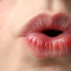 How to plump up your lips at home.  Adjust for lips.  How to get plump lips with the help of gymnastics You can rightfully plump up your lips
