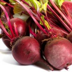 How to pickle beetroot for the winter - give it some berries for you