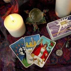 Tarot decks and layouts for new tarot readers
